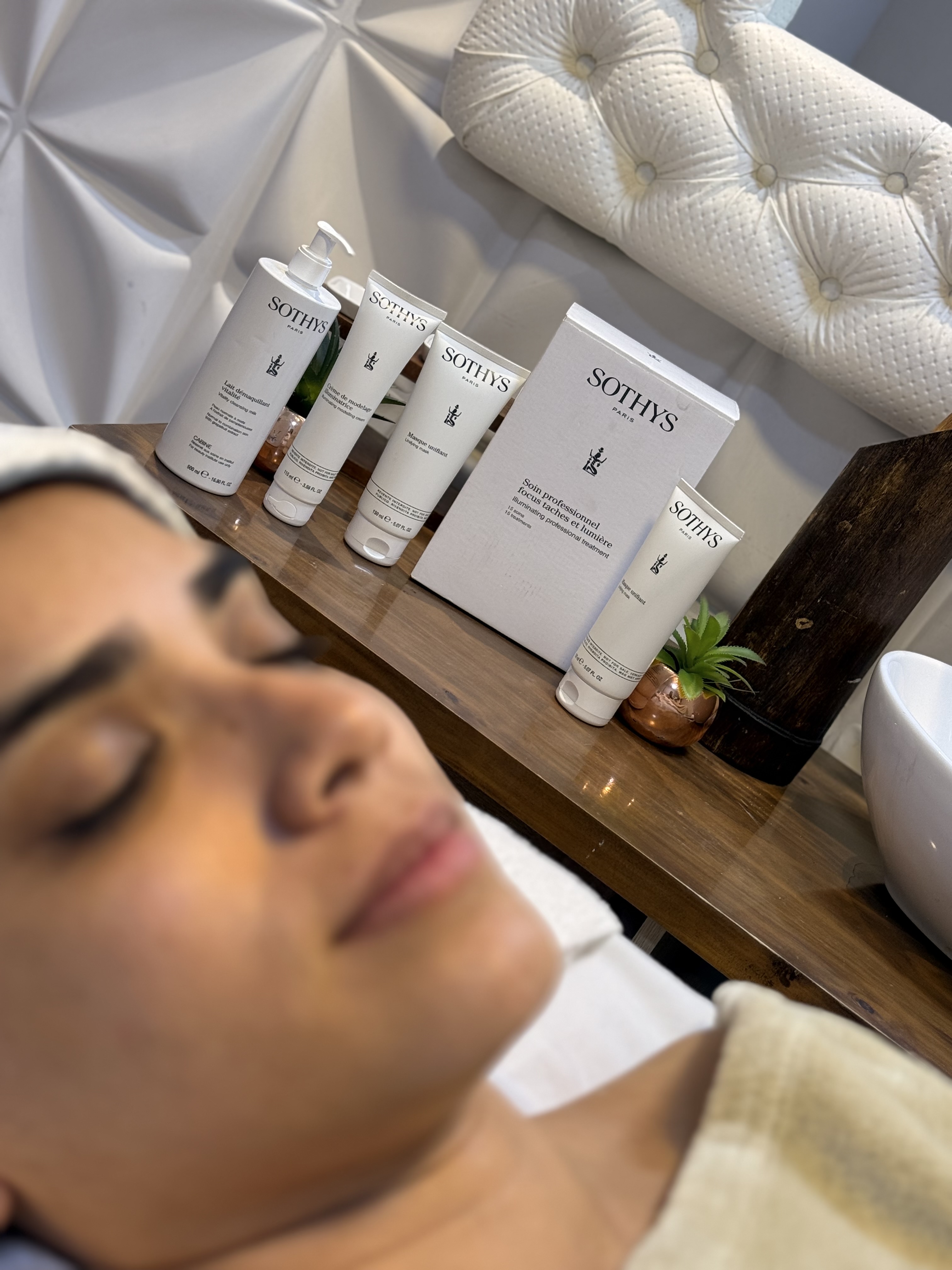 Soin professionnel “Jeunesse confort lumière” de Sothys Paris